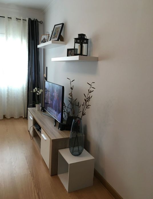 Móvel TV PARIS com 2 portas