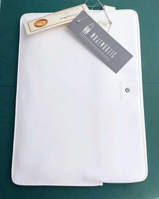Skórzane etui na tablet dokumenty Wojewodzic Swarovski białe