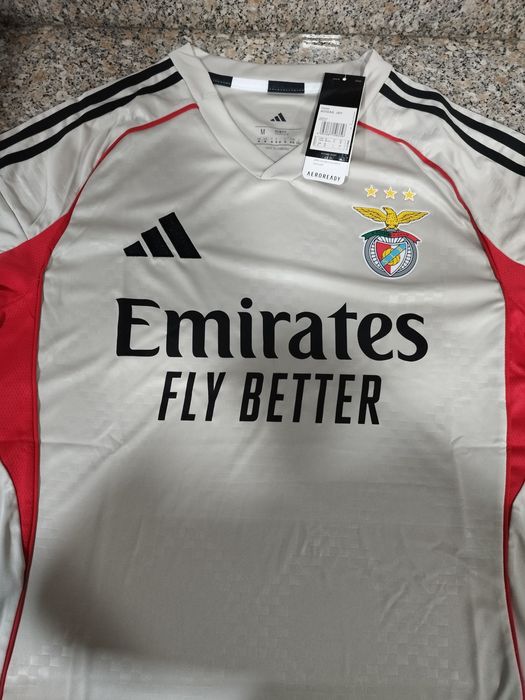 Camisola SLB para despachar