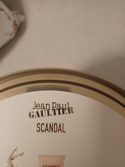 Caixa de metal Jean Paul Gautier