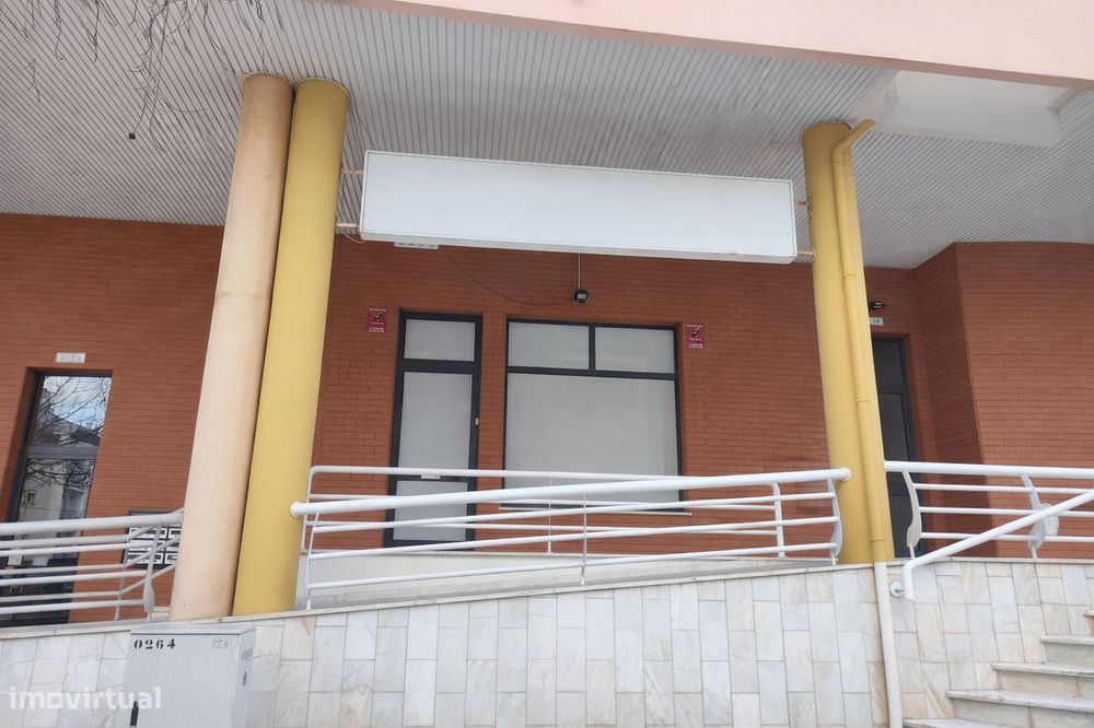 Loja  Venda em Torres Novas (São Pedro), Lapas e Ribeira Branca,Torres