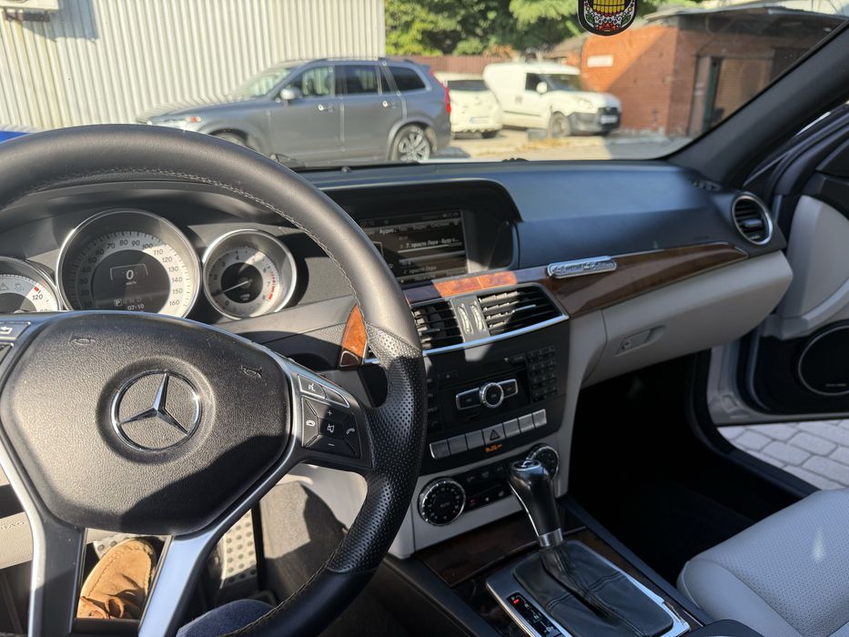 MERCEDES-BENZ C 250 2012 VIN WDDGF4HB6DA767383 фото оголошення 5 з 8