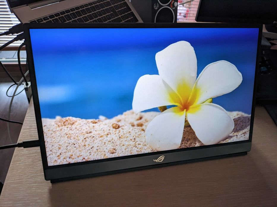 Monitor przenosny gamingowy Asus ROG Strix XG17AHPE 17,3 240Hz