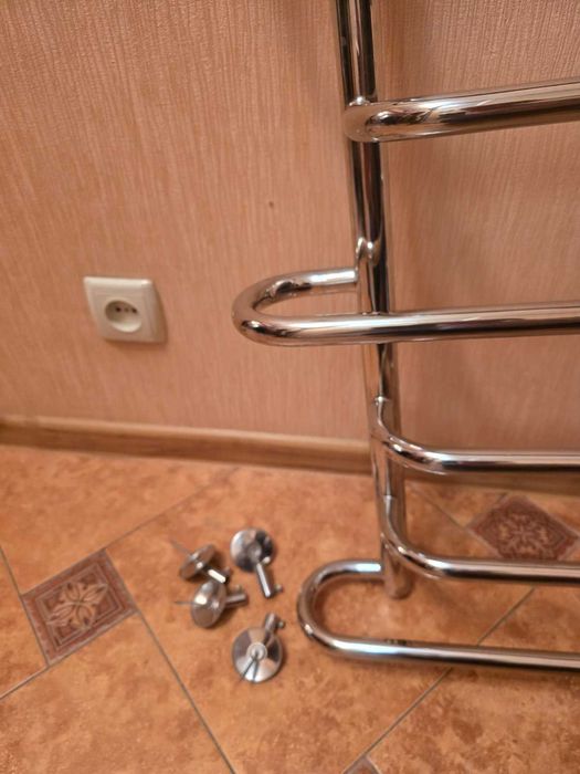 Рушникосушарка б/у  в гарному стані