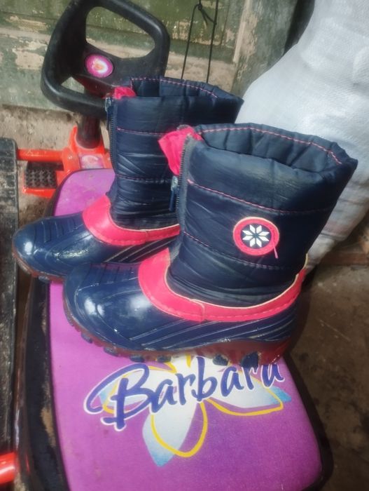 Чоботи для дівчинки