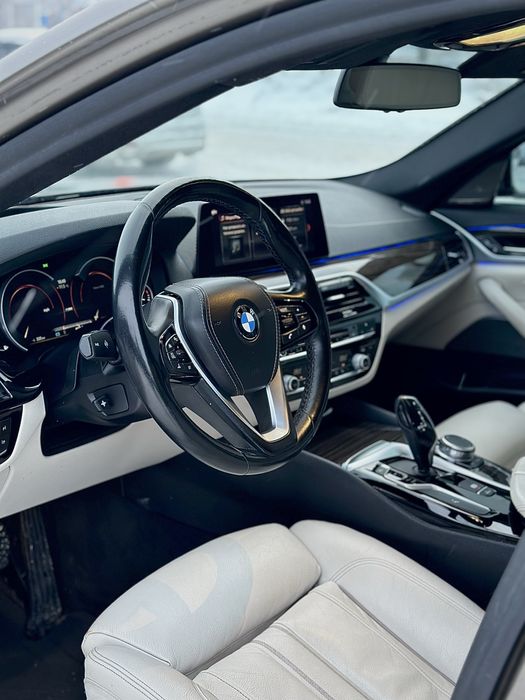 Срочно  BMW G30 2019