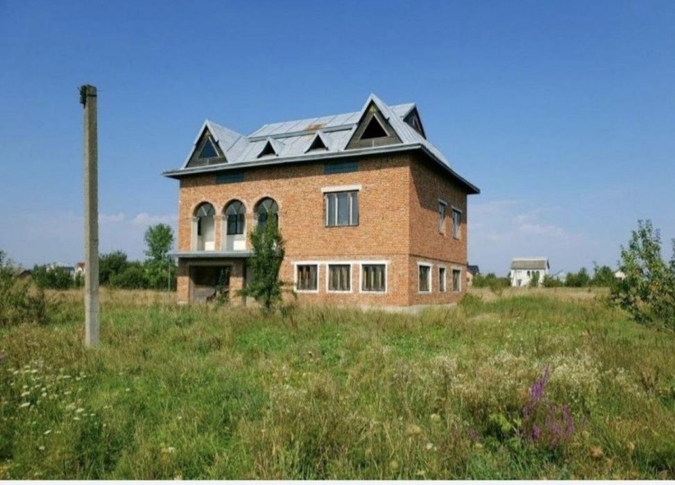 Не терміновий продаж / Будинок / 20 сот/ 10 км до міста