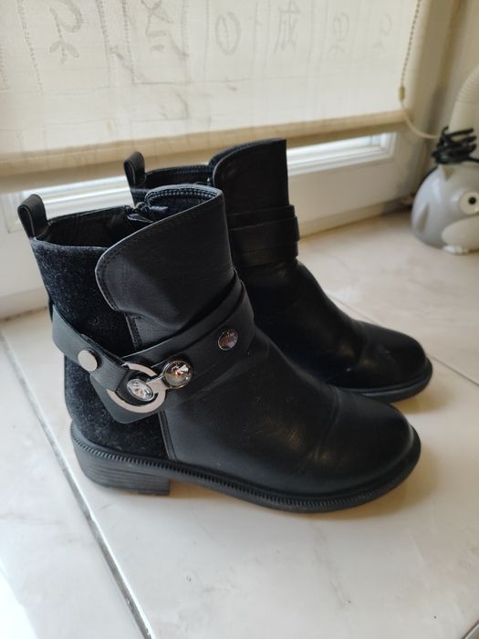 Кожані чоботи 35 розмір