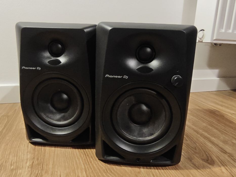 Pioneer DJ DM-40