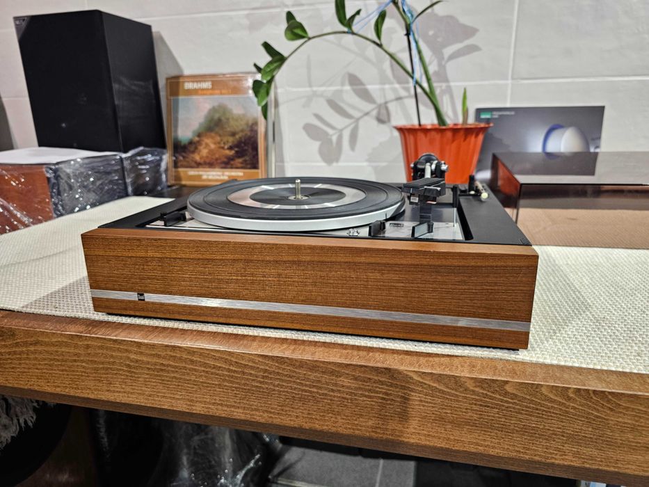 Програвач Dual 1214 3-Speed Idler-Drive Turntable