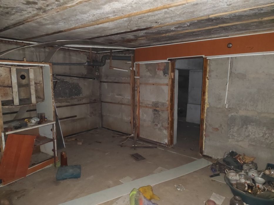 Продам Дім  місто. Білики  Полтавська обл.з гаражем під СТО.