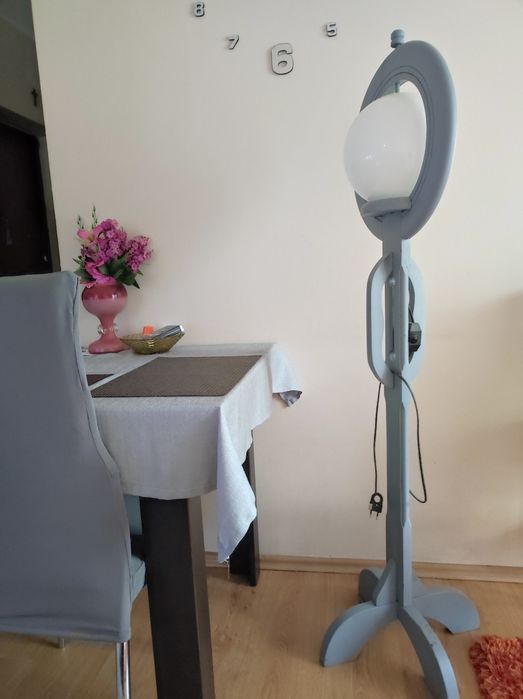 Lampa podłogowa drewniana