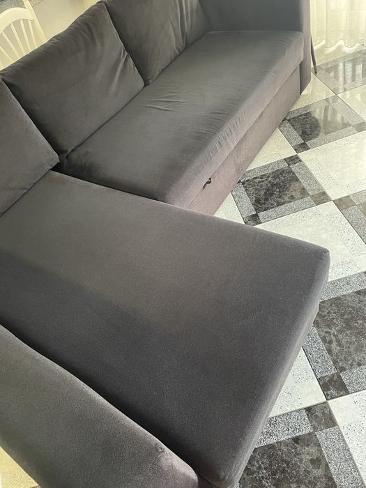 Sofa cama com chaise loungue e arrumacao