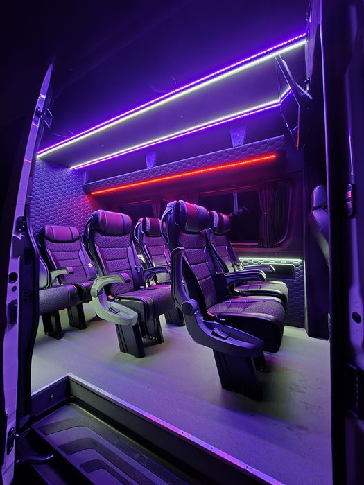 Zabudowa busa dodatkowe fotele montaż foteli do busa Sprinter Master
