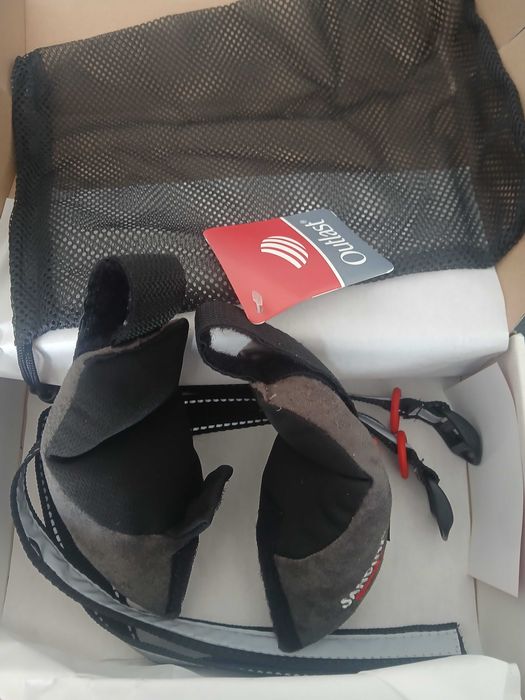 Suporte de cabeça pediatrico para bicicleta ou cadeira auto