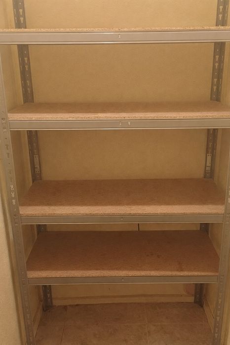 Estante com prateleiras impecável do leroy merlin