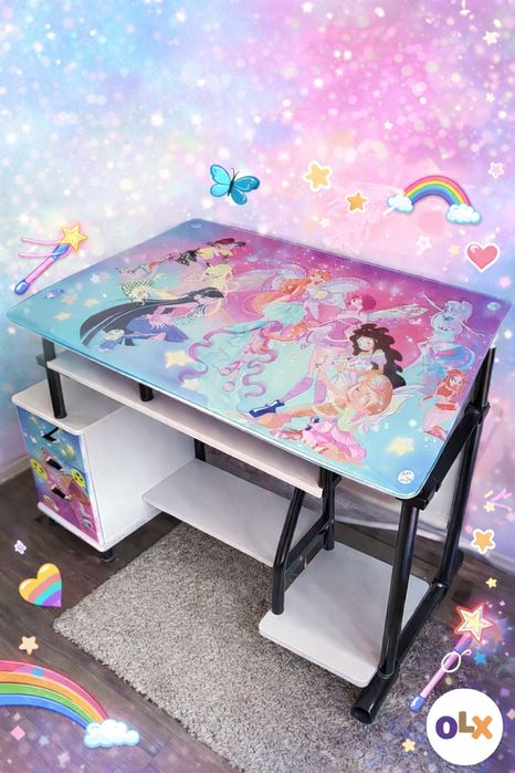 Дитячий стол в гарному стані