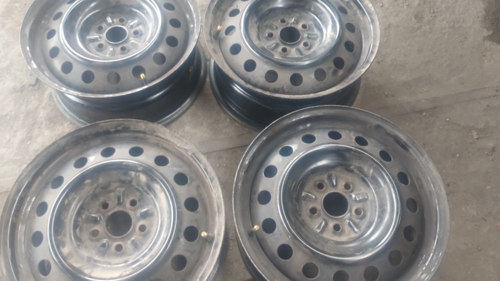 5x100 16 felgi stalowe toyota Avensis prius