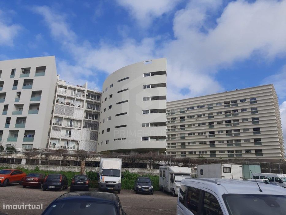 Apartamento T2 com 1 lugar de estacionamento no Condomínio De Monta...