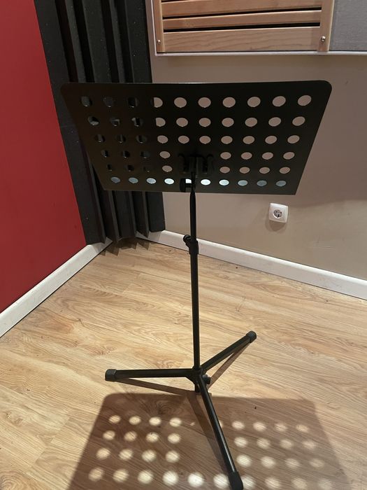 K&M Stand / Estante para pautas - impecáveis (4 disponiveis)