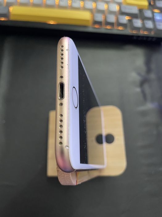 IPhone 8 64 Gb дуже гарний стан! Весь комплект!