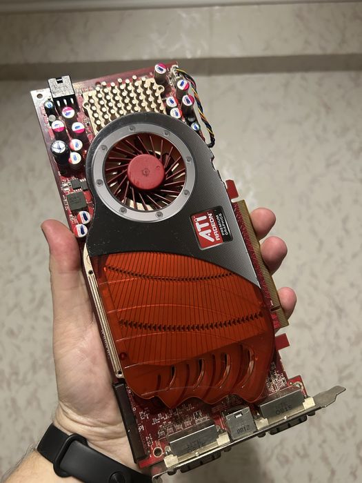 Вмдокарта ATI Radeon HD 4850.