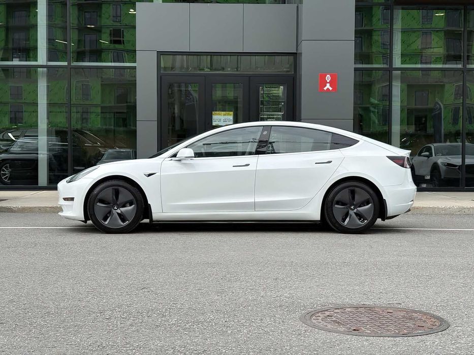 Tesla Model 3      2018