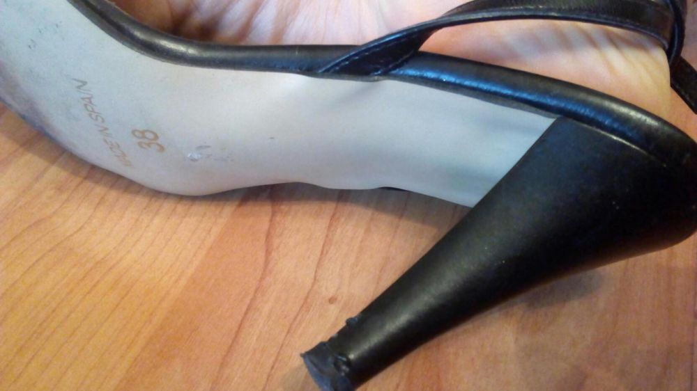 Sandaly na obcasie roz 38