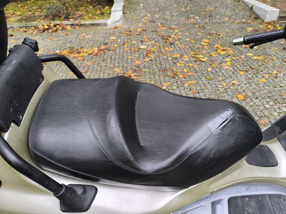 Scooter Piaggio X8 200 de 2004 inclui Top Case Piaggio