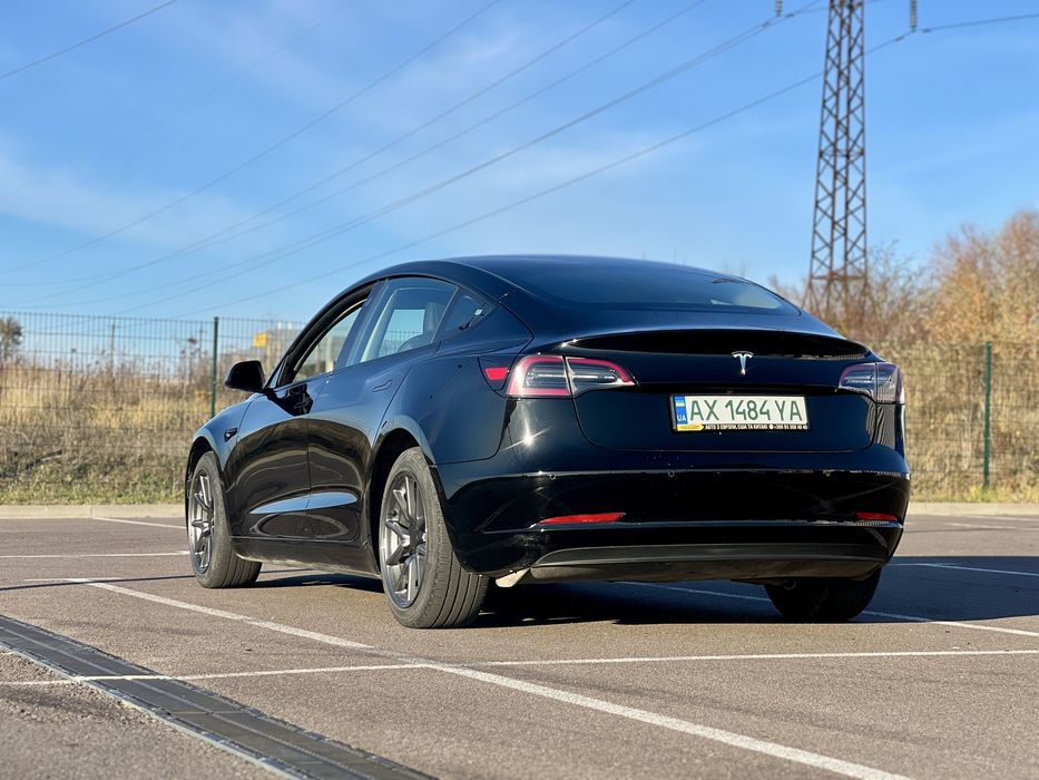 Tesla model 3 LFP 2022 14 тис ки