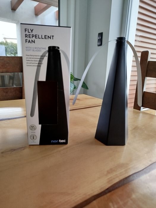Odstraszacz much na stół wiatrak wentylator