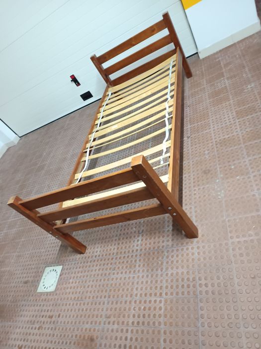 Cama de solteiro completa