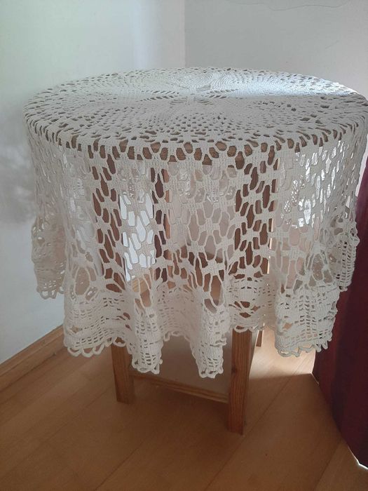 Toalha de renda branca nova