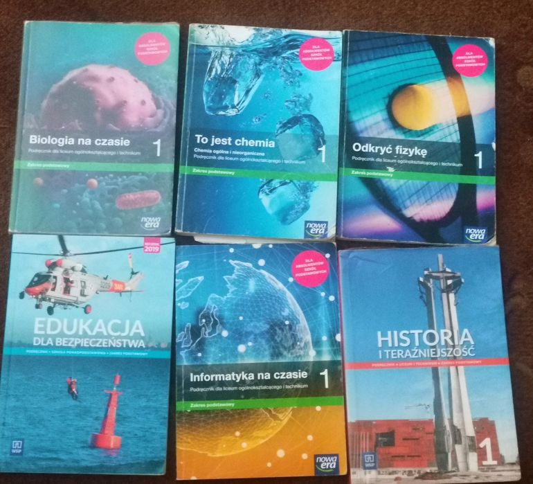Sprzedaję książki do 1kl LICEUM /TECHNIKUM