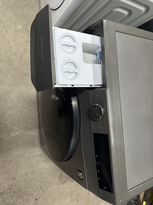 Пральна машинка + сушка Samsung WD90T634CBN