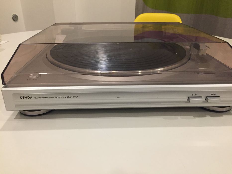 Gira-discos Denon DP-29F
