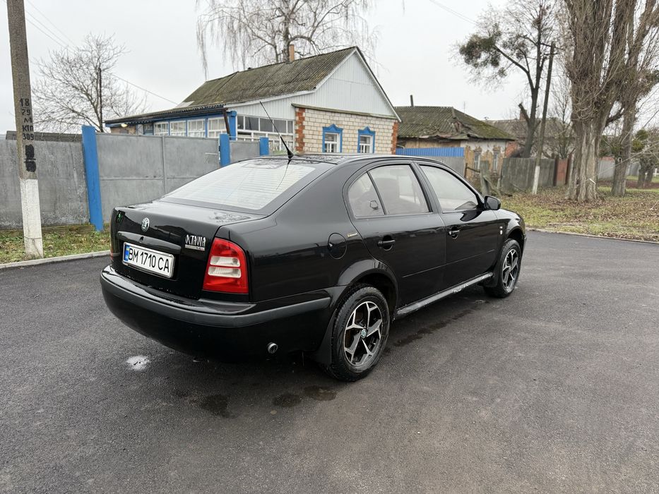 Продам шкода октавия тур 2004 год газ бензин