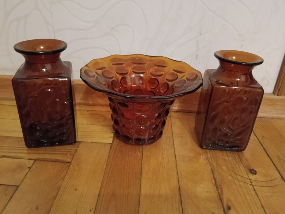 Винтажные вазы из стекла