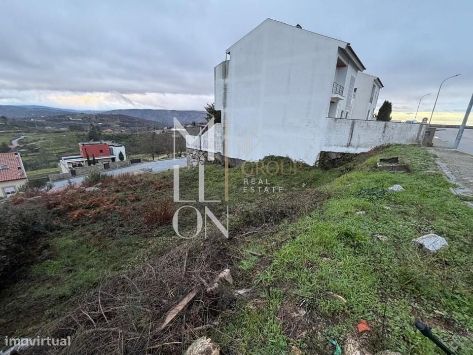 Lote de terreno situado na prestigiada Urbanização Del Rei