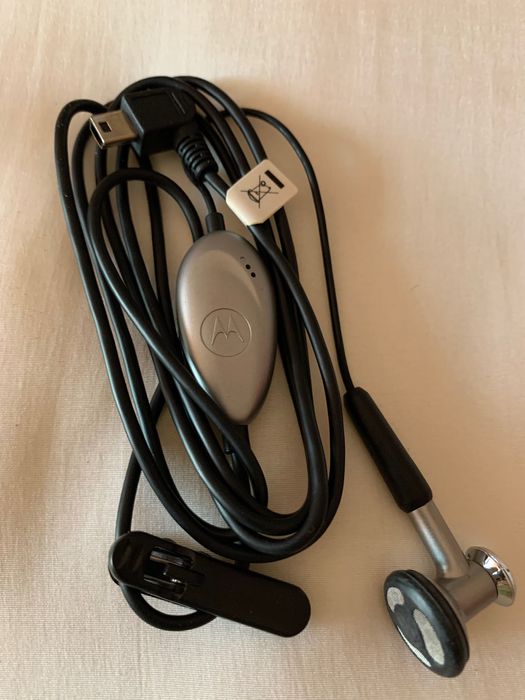 Наушники для телефона ,разные.