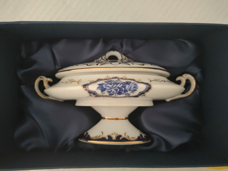 Caixa em porcelana da marca DR