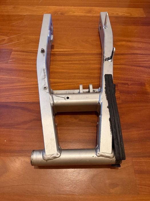 Yamaha FZ6 de 2007 - Braço oscilante