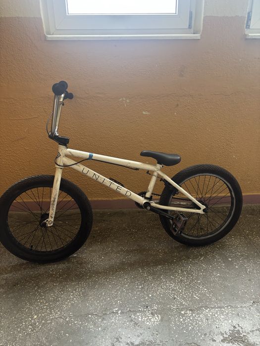 Bmx “United Supreme” biały