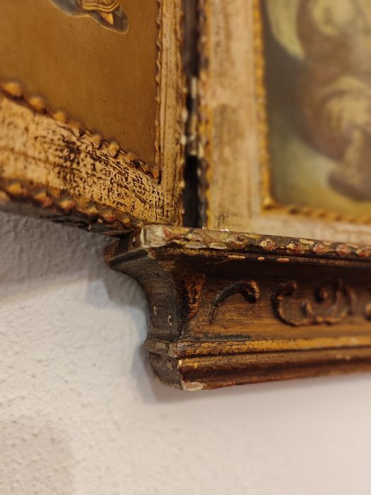 Quadro de três partes em bom estado