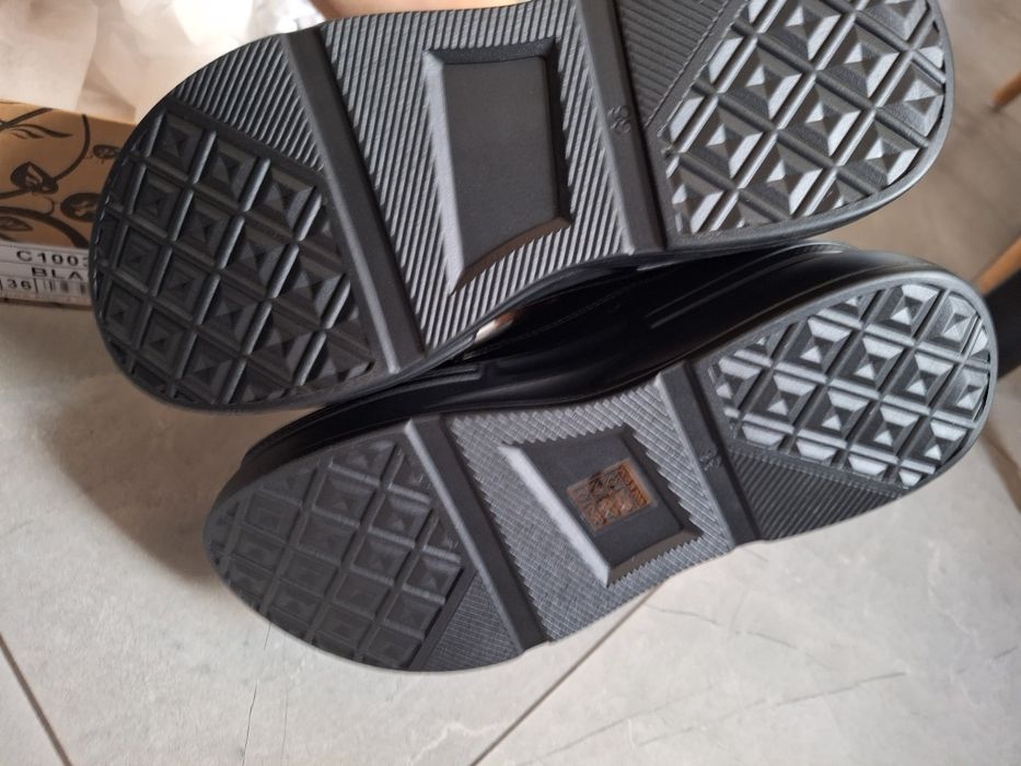 Adidasy na wysokiej podeszwie 36