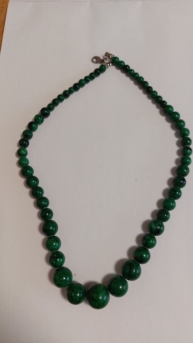 Малахіт натуральный камень намисто