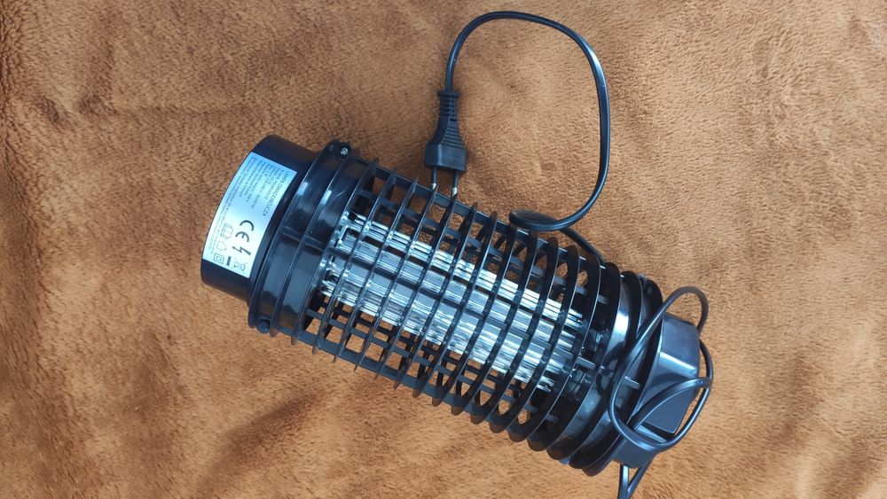 Lampa owadobójcza UV wisząca werandowa  - na komary, muchy