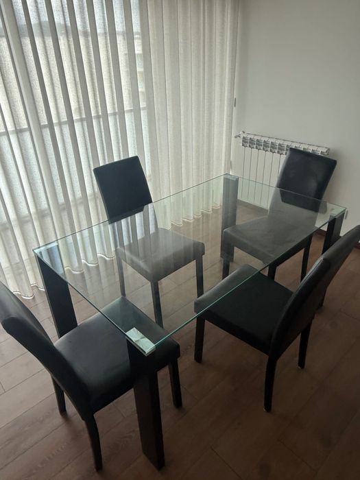 Mesa jantar em vidro com 4 cadeiras