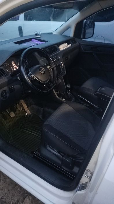 Volkswagen Caddy 2016 5-містний