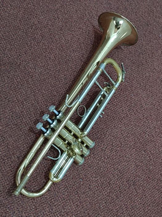 Trąbka B&S Challenger 3137 G z futerałem